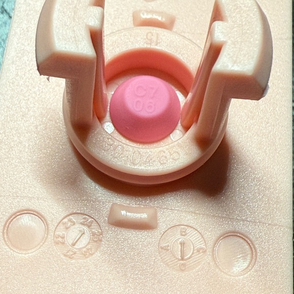 Stanley x Barbie 80’s Peaches N Cream 40oz Quencher - Picture 3 of 3